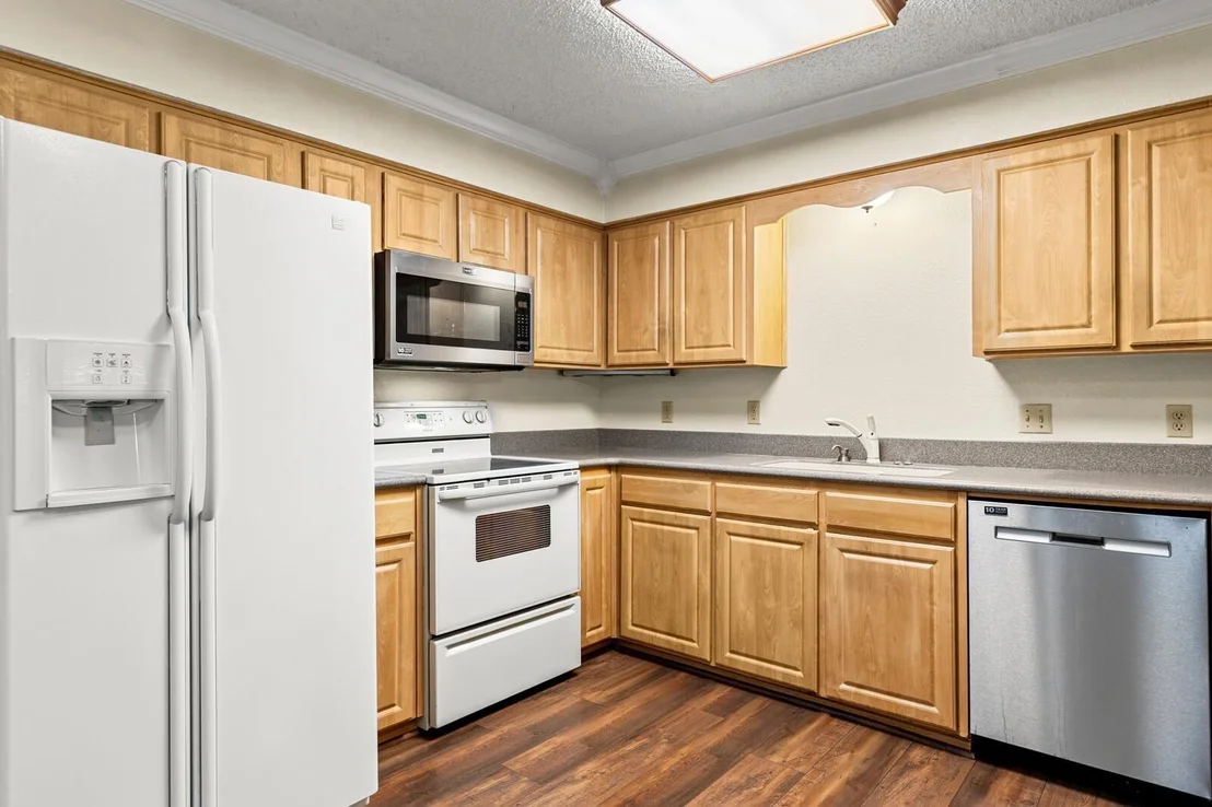 Photo of 7100 Canterbury Drive