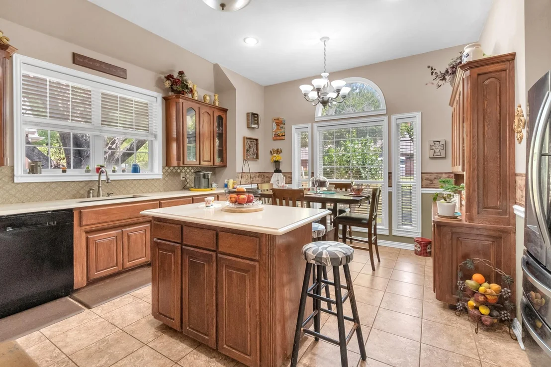 Photo of 18 Red Bluff Court