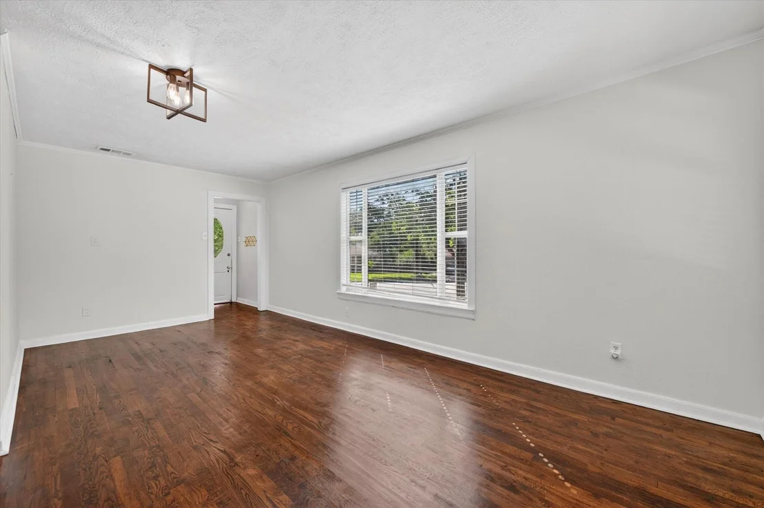 Photo of 2129 Cardinal Lane