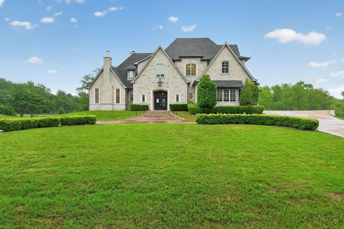 Photo of 230 Oak Tree Drive
