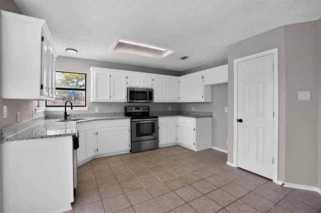 Photo of 6057 Hillglen Drive