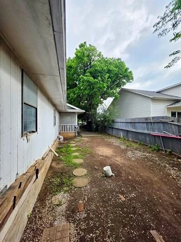 Photo of 417 W Huffman Street