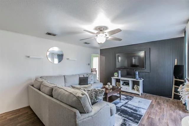 Photo of 108 N Lakeview Drive