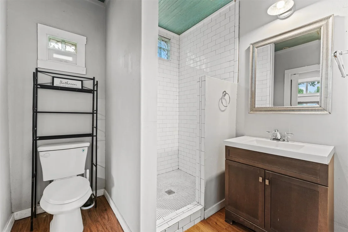 Photo of 512 Herring Avenue