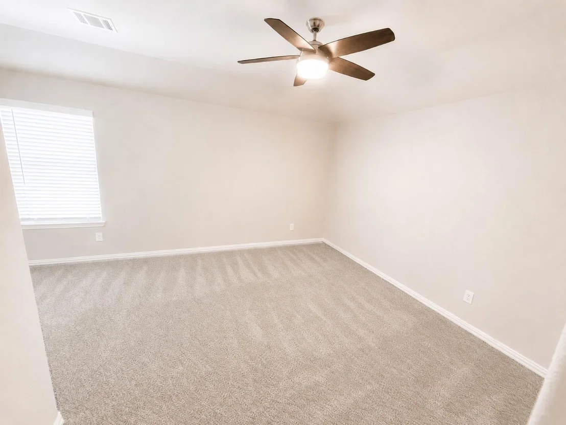 Photo of 136 Bowling Green Avenue