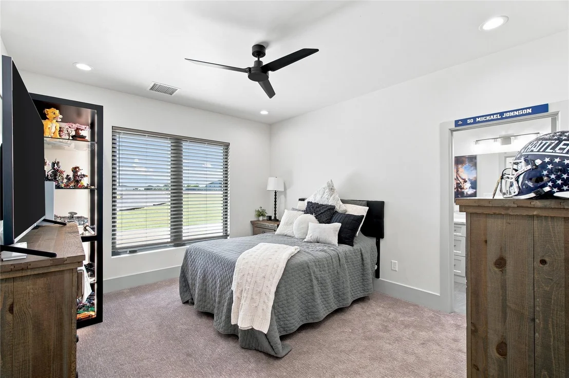 Photo of 2223 Grass Roots Road
