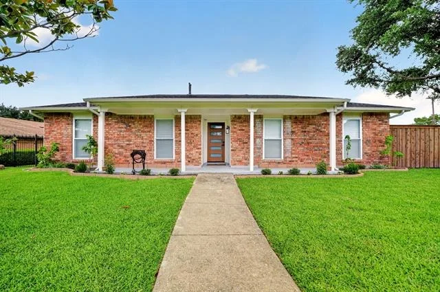 Photo of 4333 Woodbluff Drive