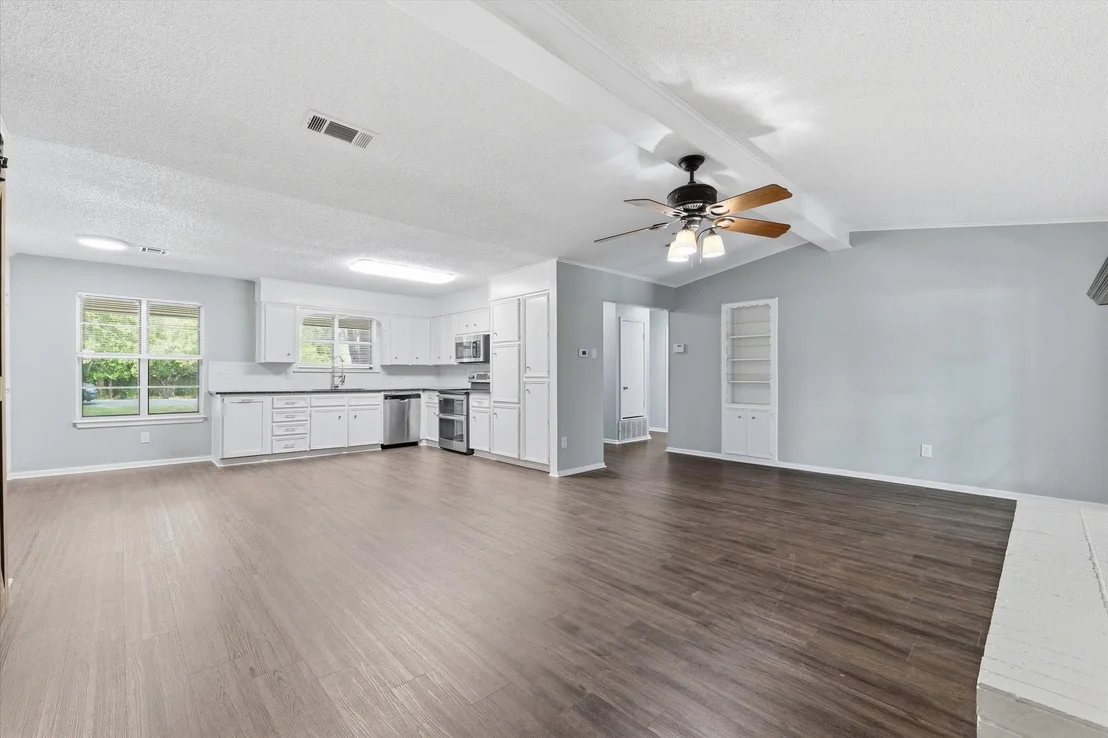 Photo of 140 Towne West Drive