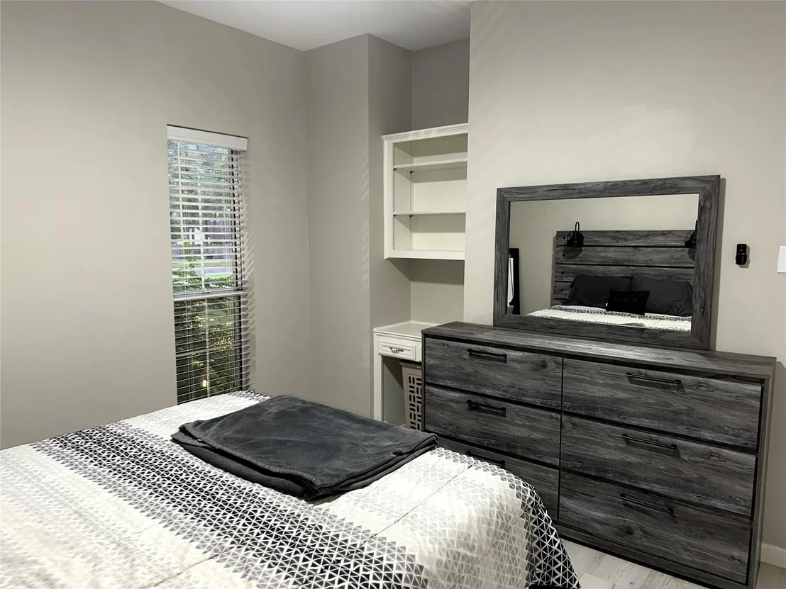 Photo of 520 Red River Road