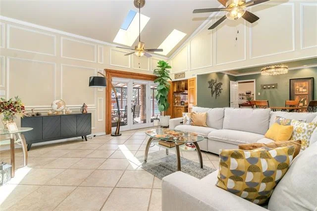 Photo of 1503 W Westhill Drive