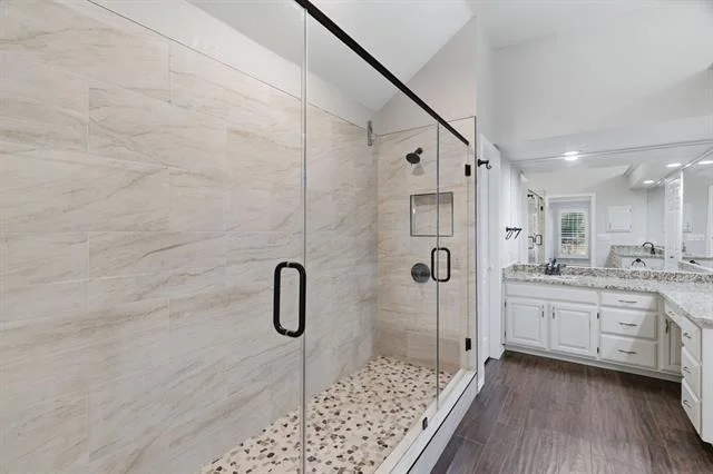 Photo of 5017 River Bluff Drive
