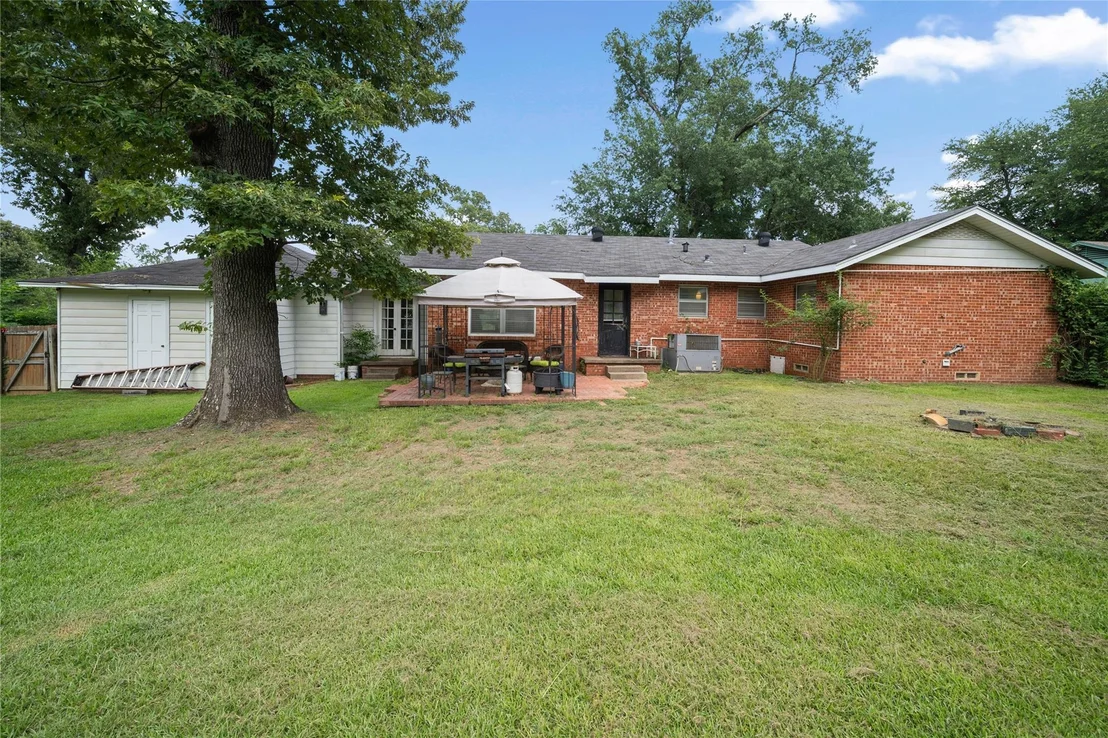 Photo of 2717 Crestview Street