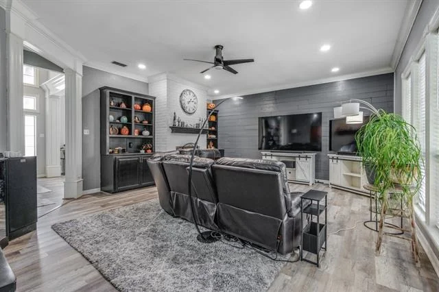 Photo of 1625 Lakeshore Drive