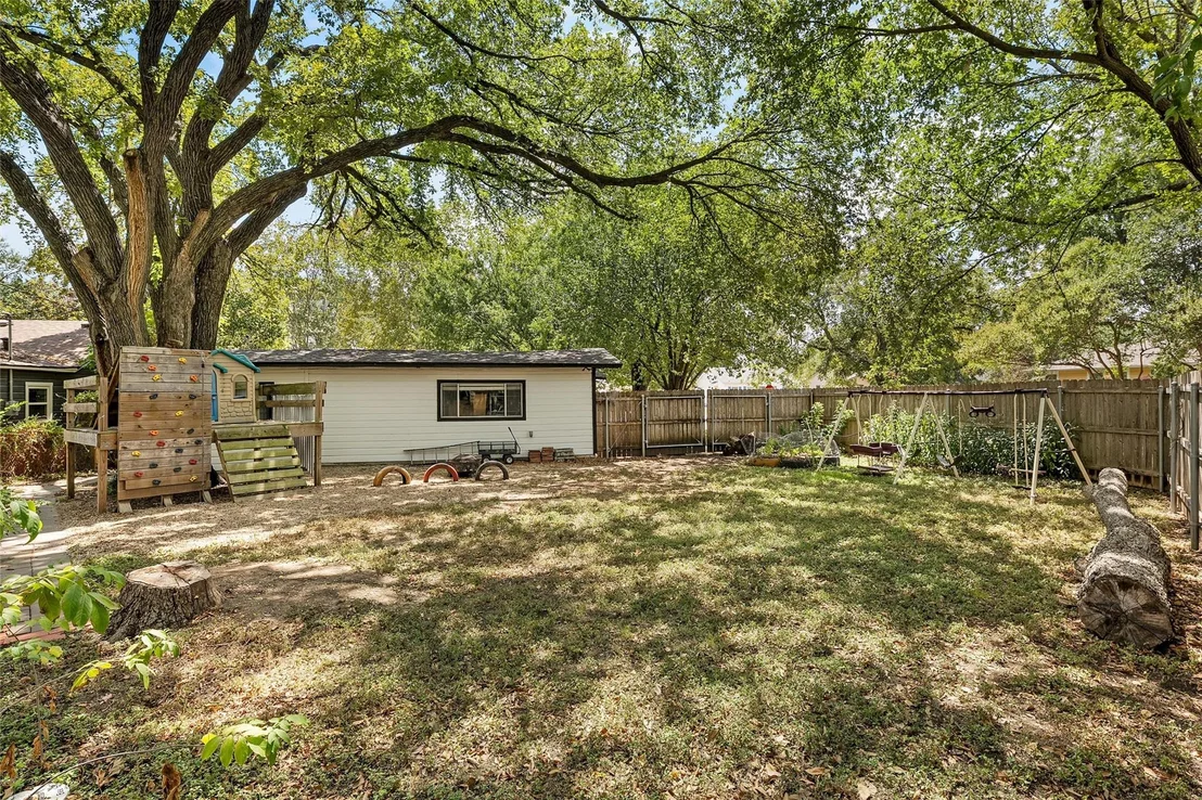 Photo of 3921 Austin Avenue