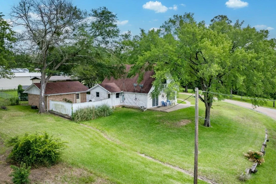Photo of 100 W Oak Acres Drive