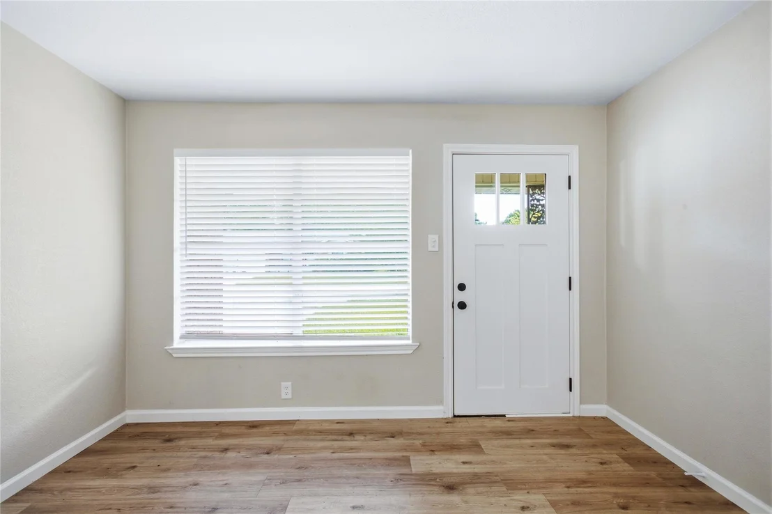 Photo of 1006 N Grant Drive