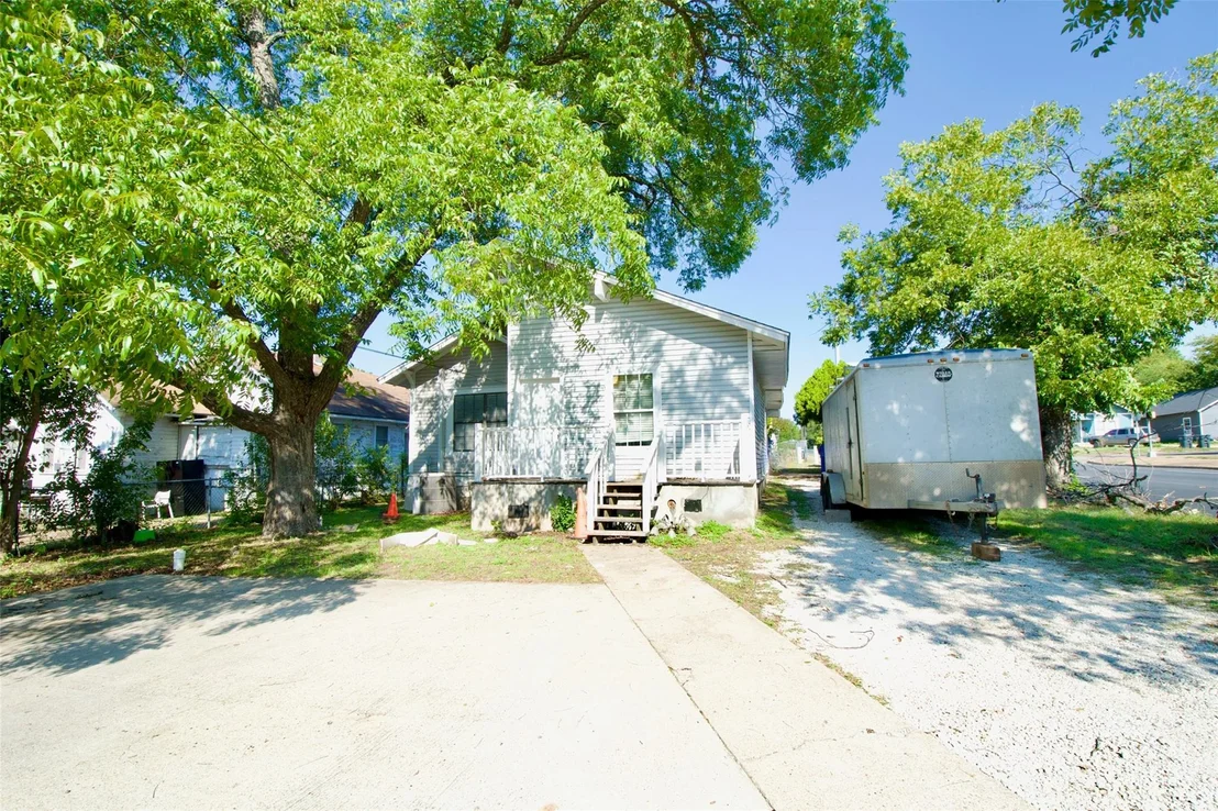 Photo of 2600 Homan Avenue