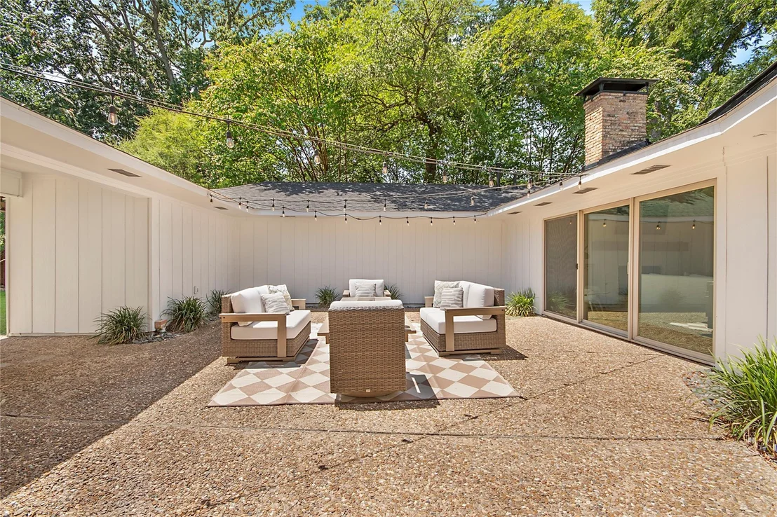 Photo of 1049 Forest Grove Drive