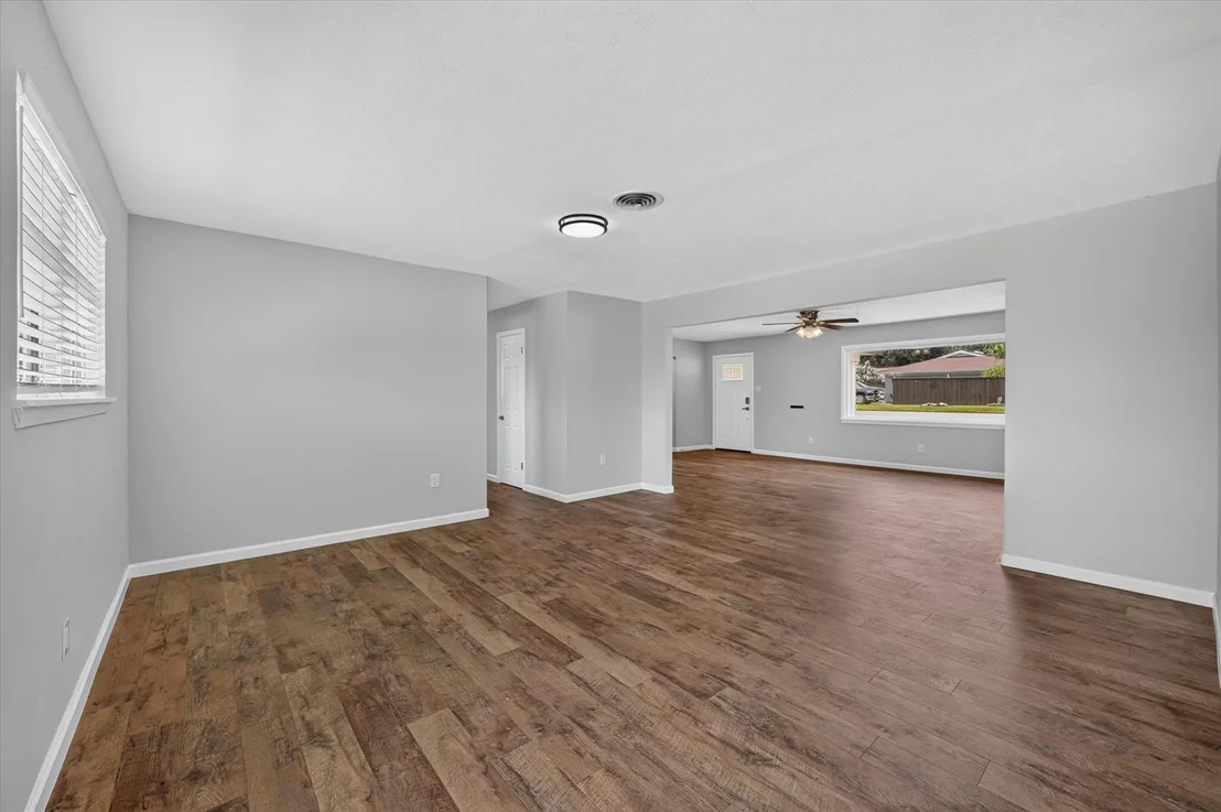 Photo of 154 Hallmark Drive W