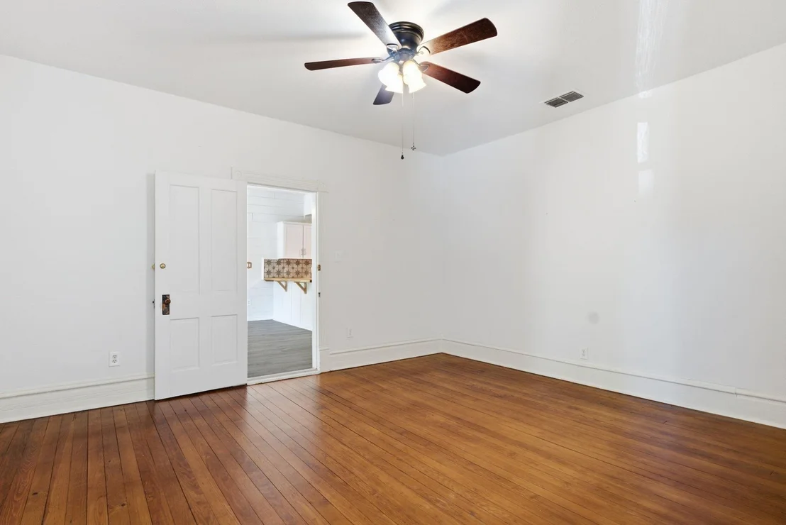 Photo of 1009 N Pacific