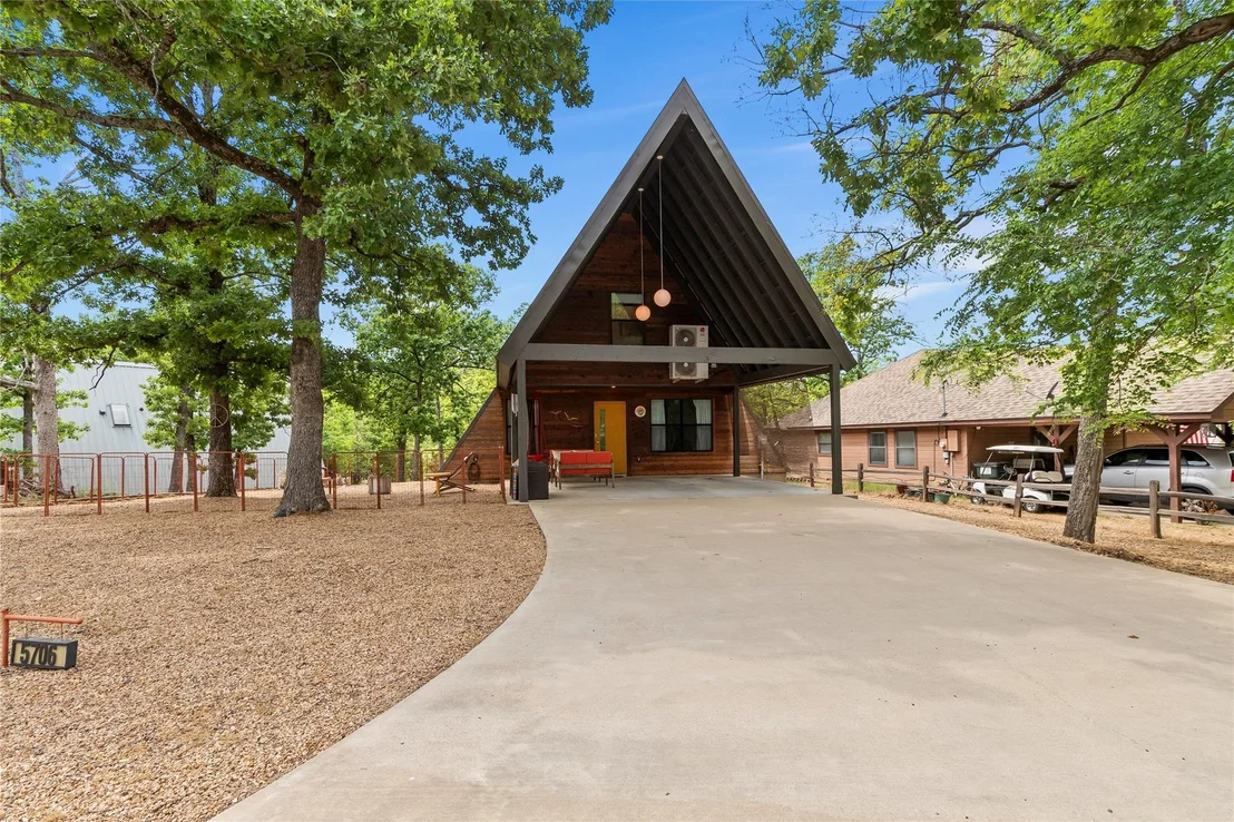 Photo of 5706 Point Lavista
