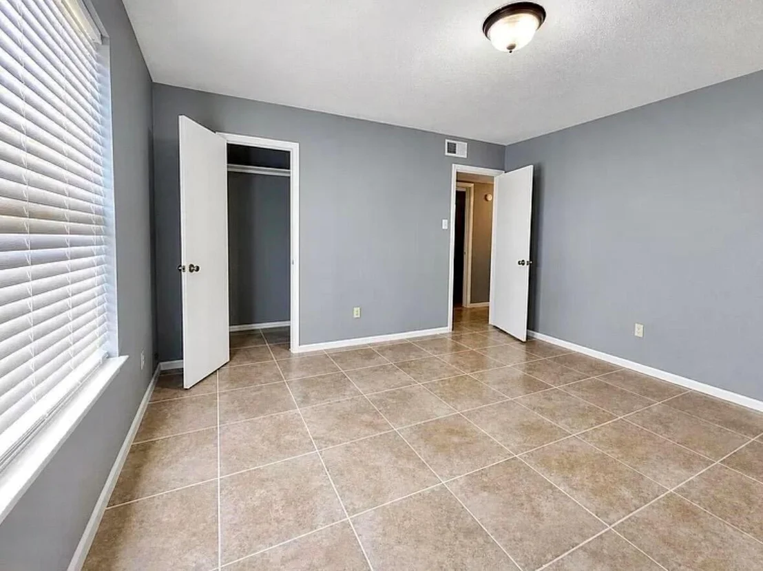 Photo of 915 Lemontree Drive