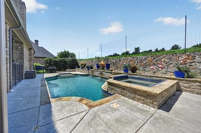 Photo of 4500 Knoll Ridge Drive