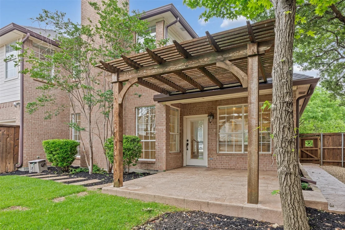 Photo of 2701 Oates Drive