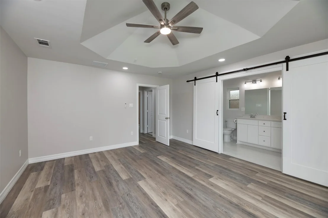 Photo of 314 Sixpence Lane