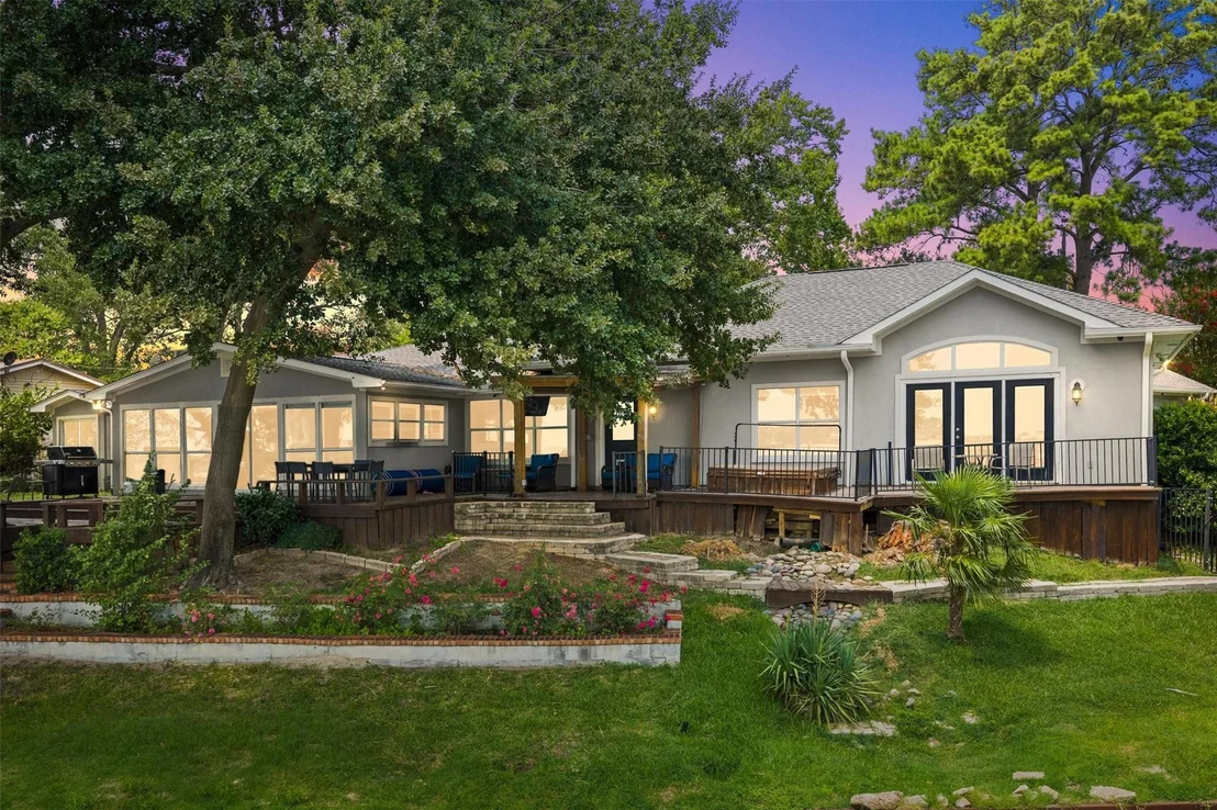 Photo of 211 Lake Front Drive