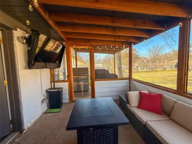Photo of 1033 Royal Lane
