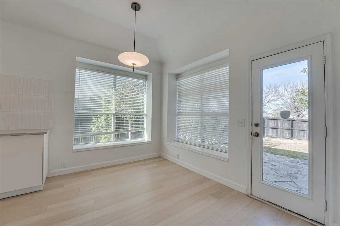 Photo of 558 Presidio Drive