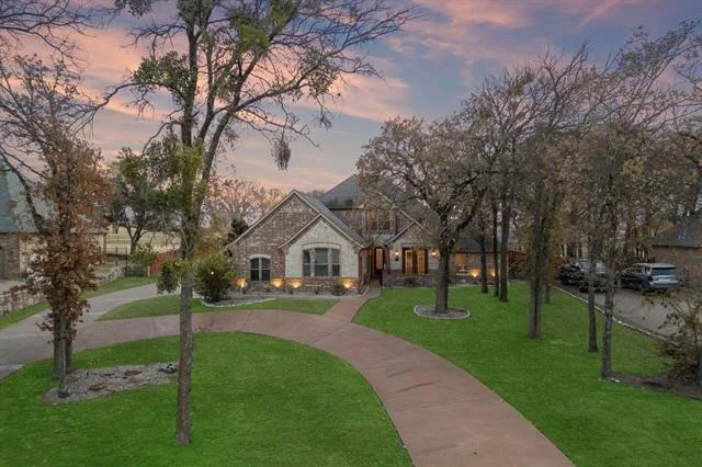 Photo of 5829 Lakeside Drive