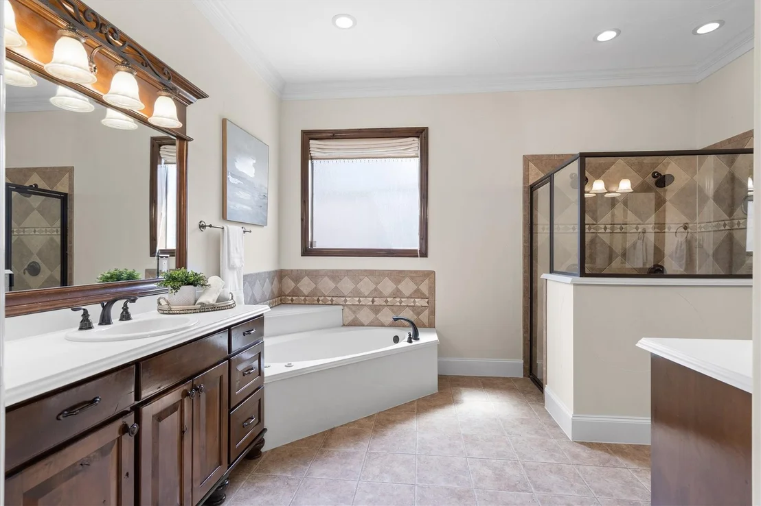 Photo of 3225 Clubview Drive