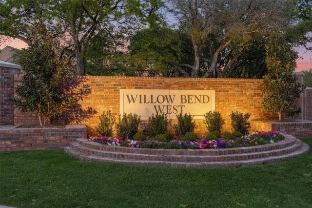 Photo of 5937 Glendower Lane