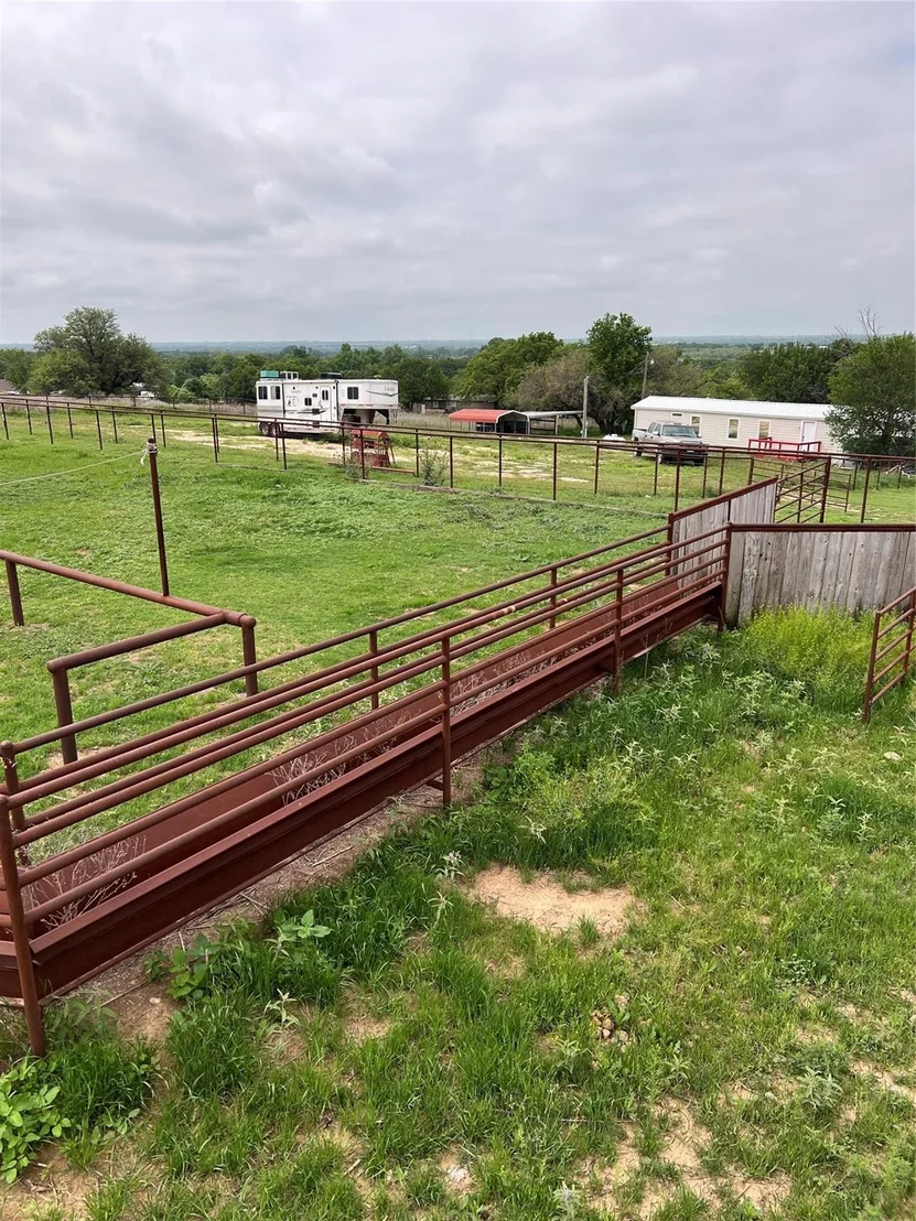 Photo of 1661 County Road 195
