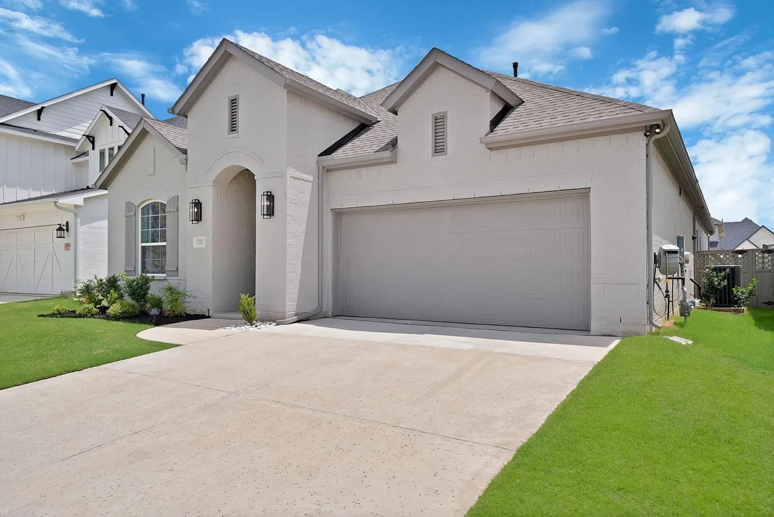 Photo of 2505 Half Moon Way