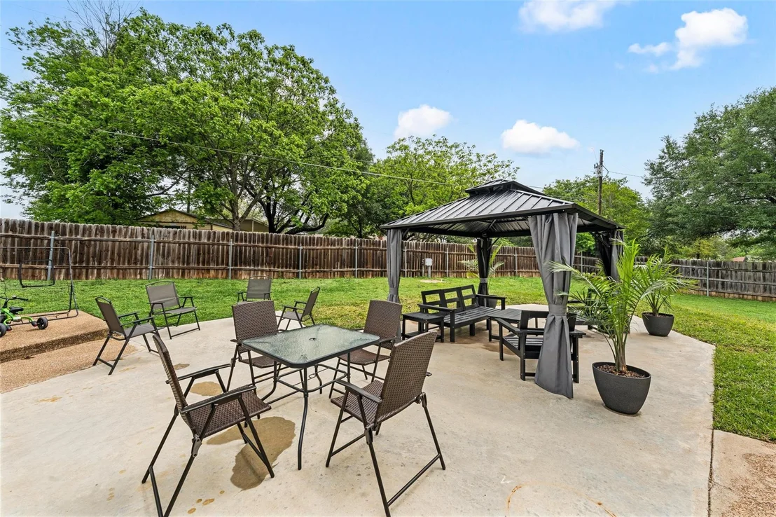 Photo of 216 Hillside Drive