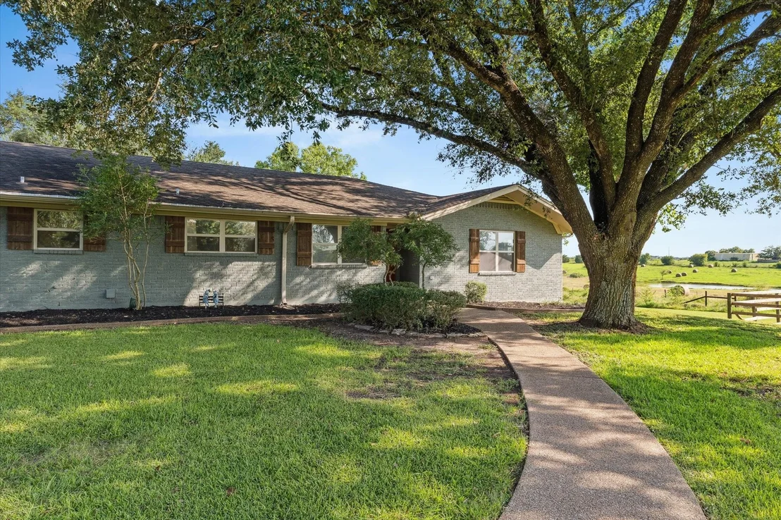 Photo of 2275 W Moonlight Drive