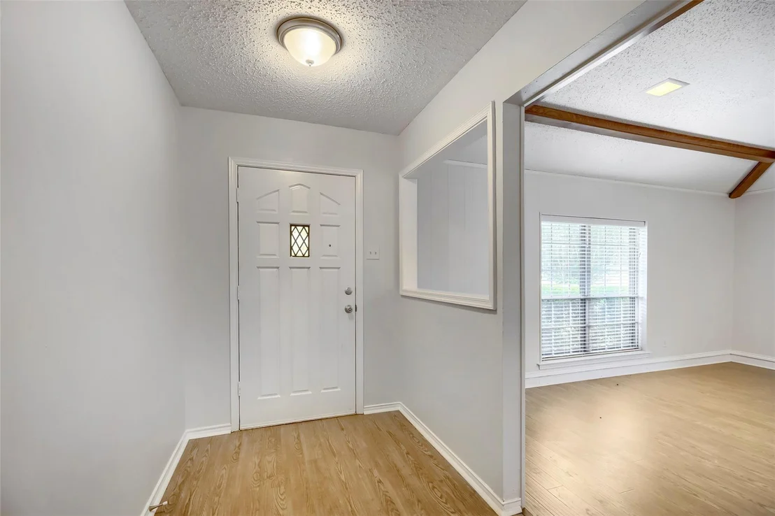 Photo of 814 Oakbluff Drive