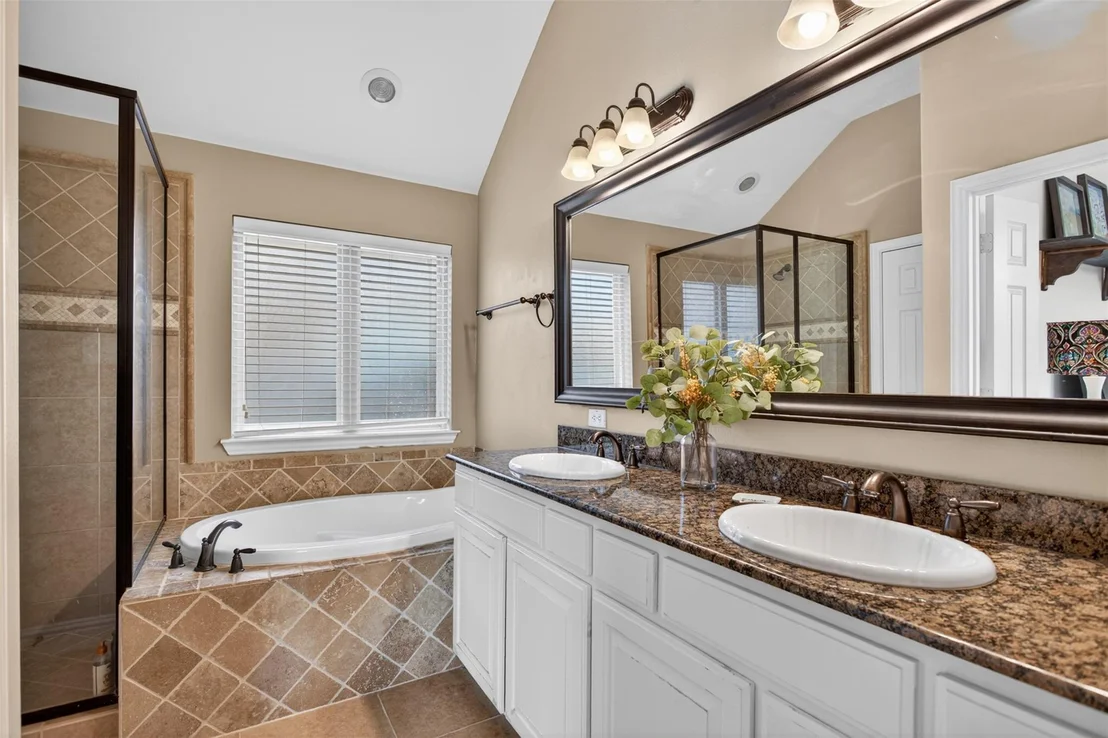 Photo of 1013 Somerset Circle