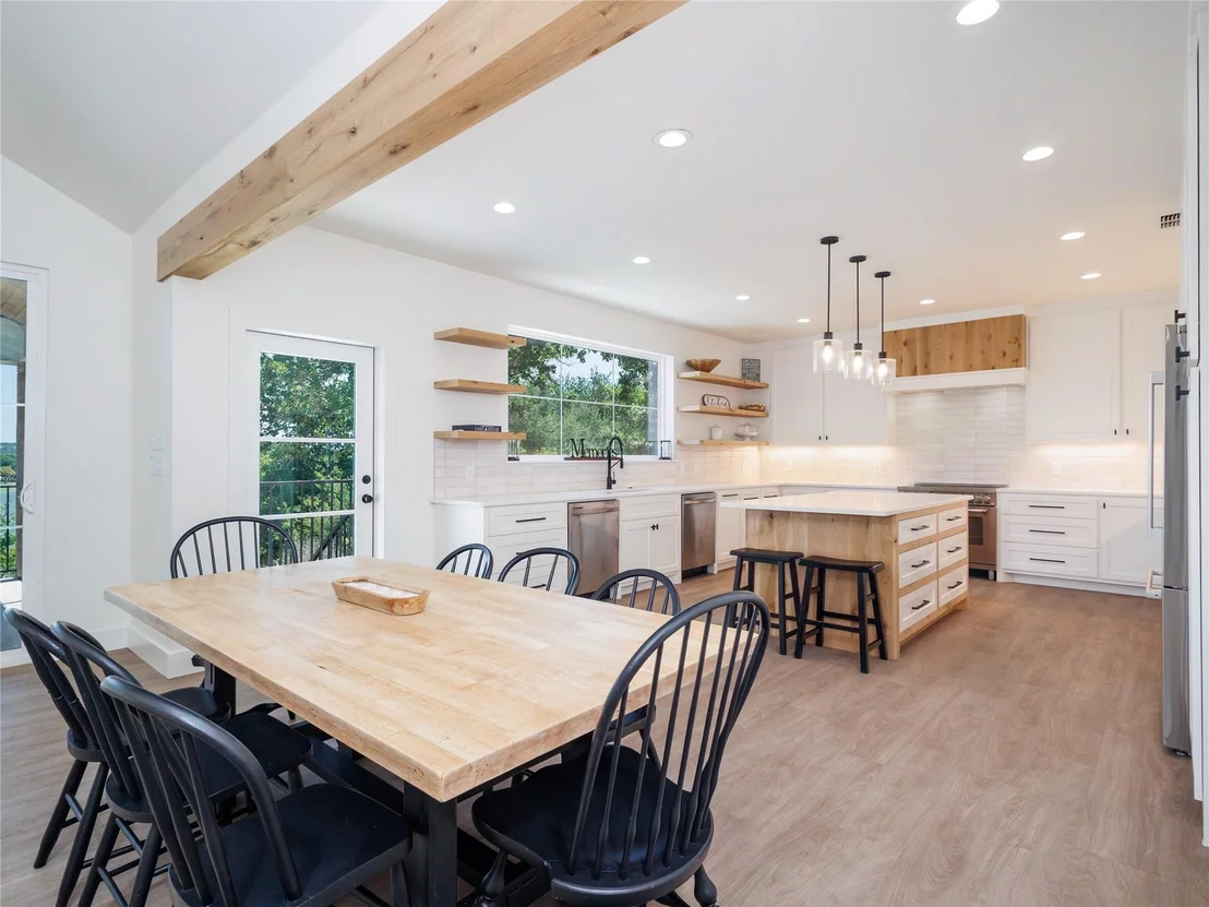 Photo of 660 Oak Point Drive