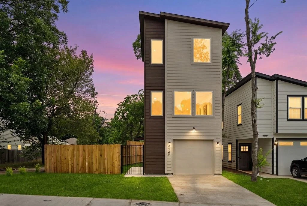 Photo of 2428 Saint Clair Drive