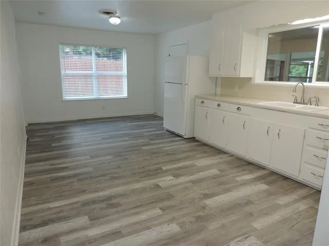 Photo of 581 Alexander Road