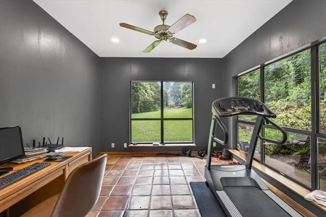 Photo of 906 Valle Vista Drive