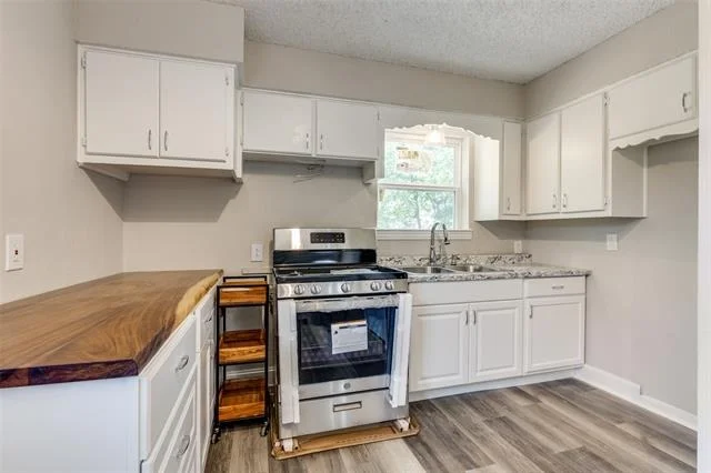 Photo of 1541 Cloverdale Drive