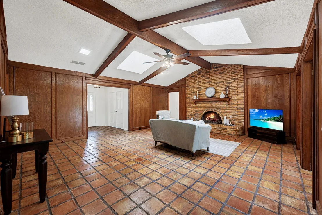 Photo of 1908 Edgewater Drive