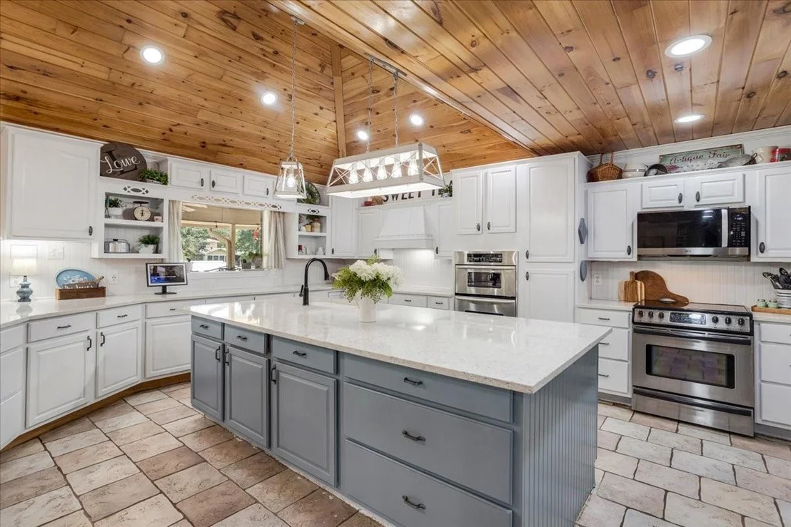 Photo of 6130 Peninsula Circle