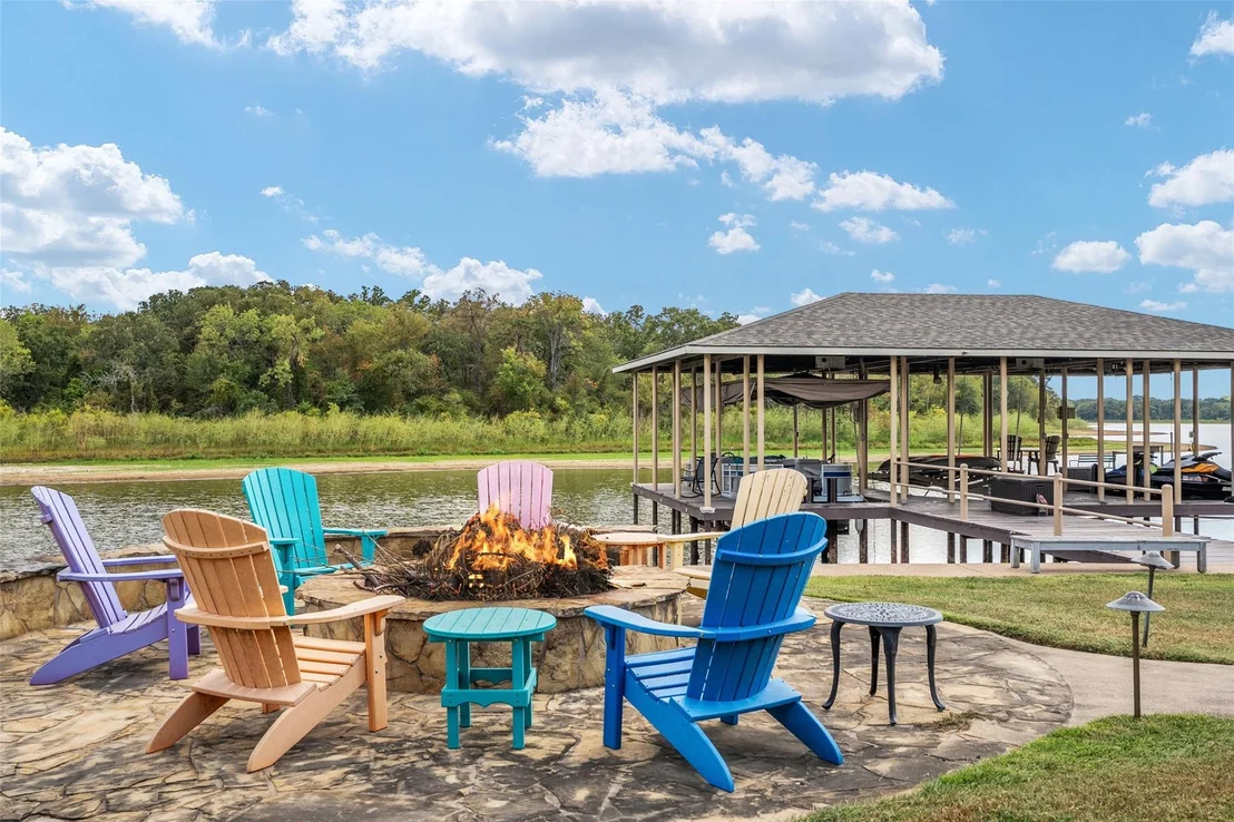 Photo of 229 Lakeside Drive