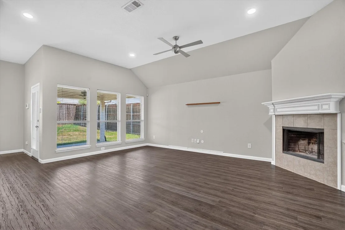 Photo of 817 Peach Lane